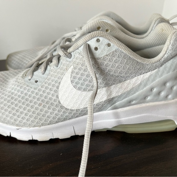 Nike White Athletic Shoes with Cushioned Sole - Picture 2 of 6